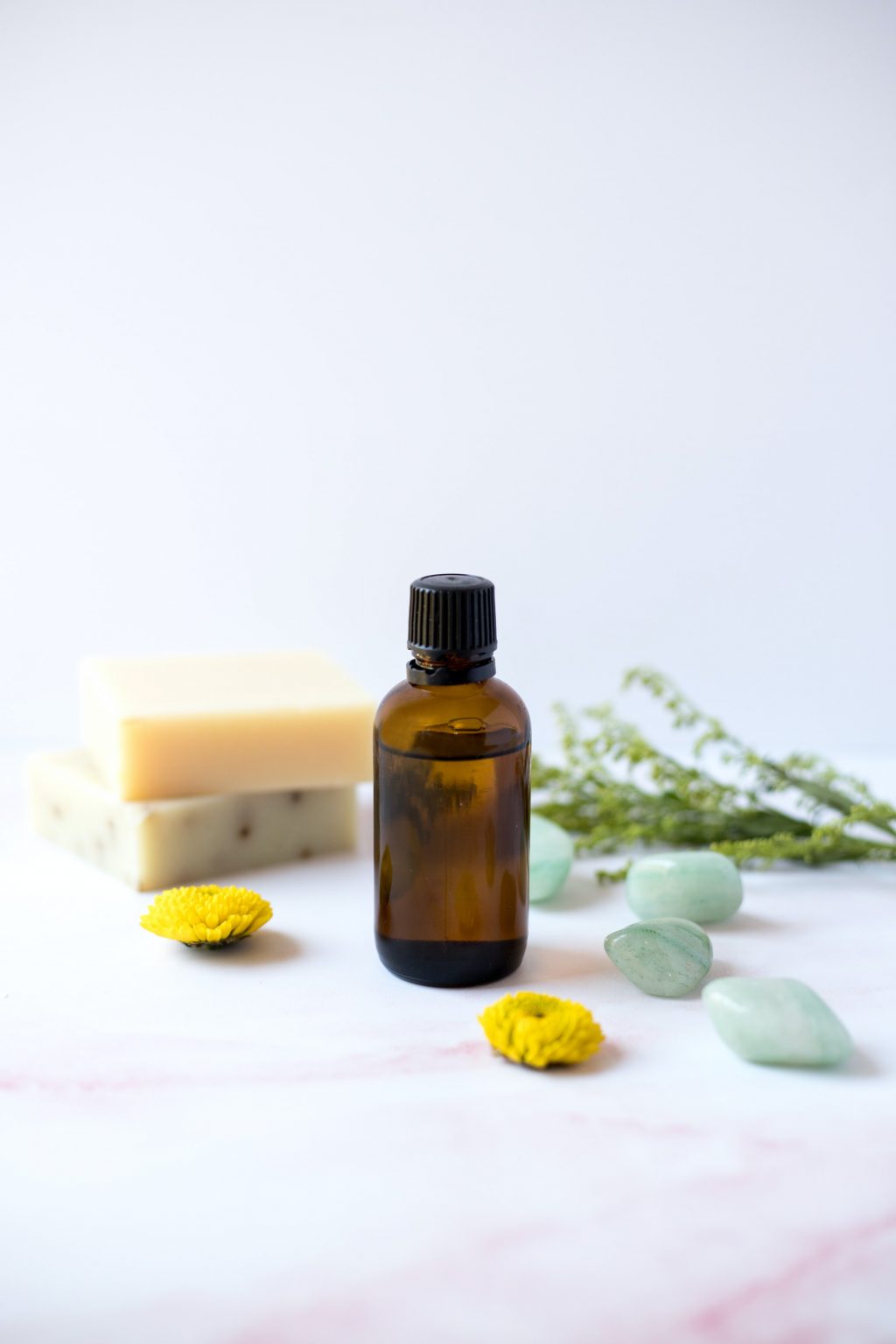 ESSENTIAL OILS FOR LABOR AND DELIVERY Ello Lifestyle